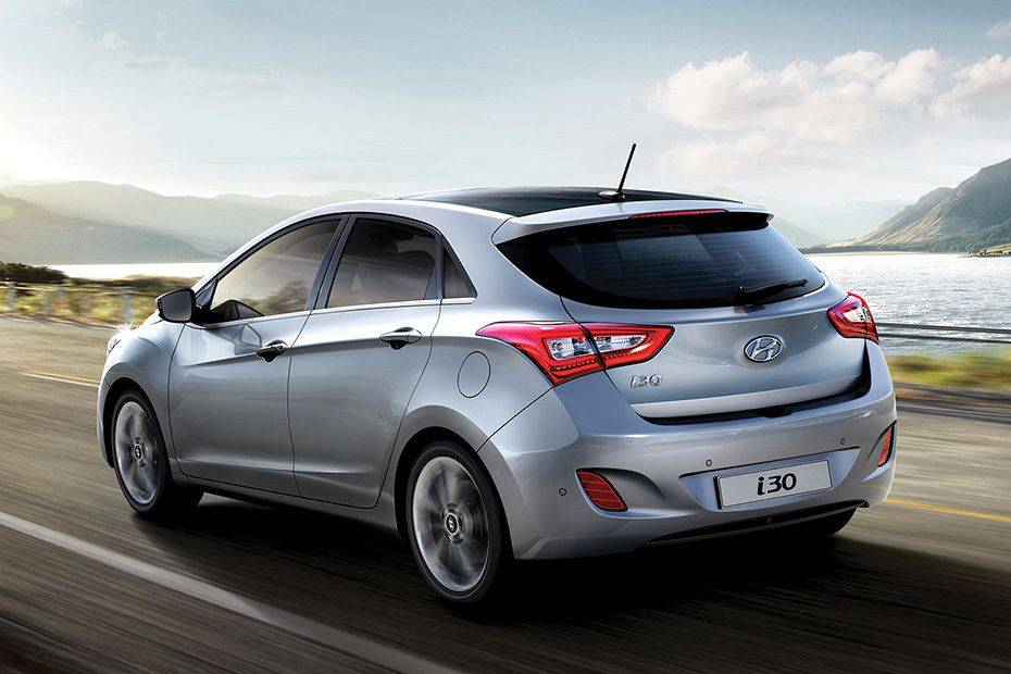 Rear Cross Side View of Hyundai i30 Rear Cross Side View of Hyundai i30