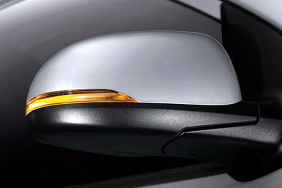 Hyundai i10 Drivers Side Mirror Front Angle Hyundai i10 Drivers Side Mirror Front Angle