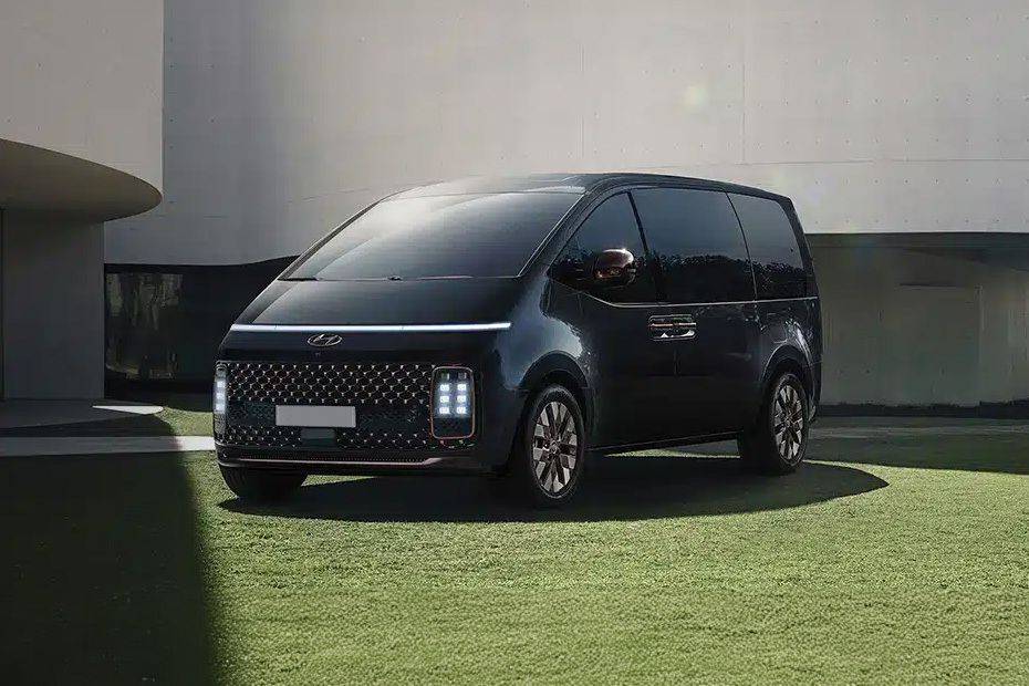 Hyundai Staria 3.5L Premium 9-Seater AT 2025 Saudi Arabia