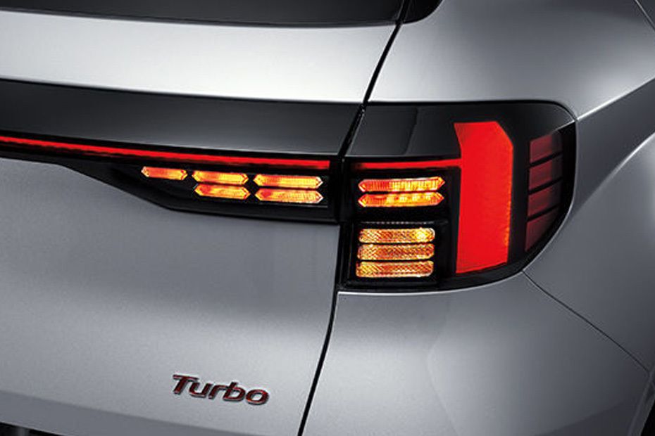 فينيو Tail light فينيو Tail light