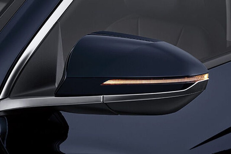 Hyundai Tucson Drivers Side Mirror Rear Angle