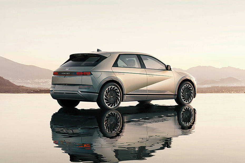 أيونيك 5 Rear angle view أيونيك 5 Rear angle view