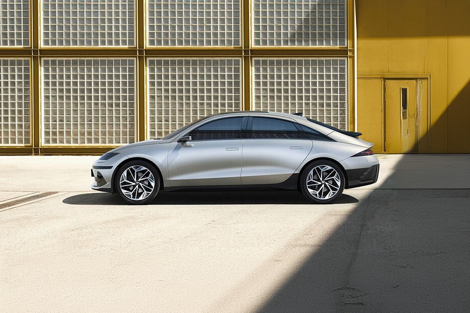 Ioniq 6 Side view Ioniq 6 Side view