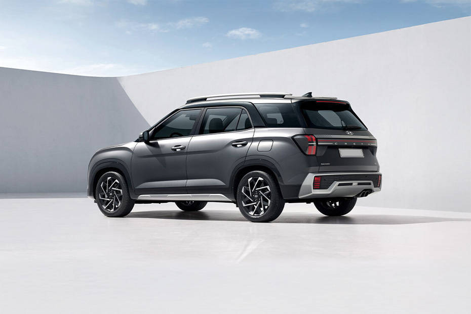 Rear Cross Side View of هيونداي كريتا جراند Rear Cross Side View of هيونداي كريتا جراند
