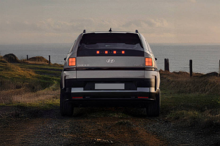 Full Rear View of هيونداي نيكسو Full Rear View of هيونداي نيكسو
