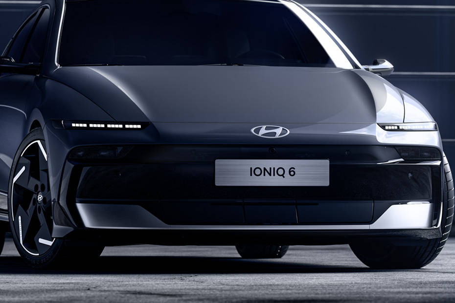 أيونيك 6 2026 Grille View أيونيك 6 2026 Grille View