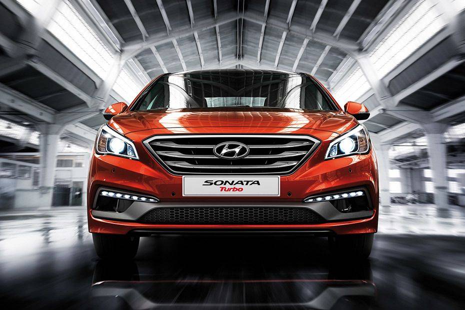 Full Front View of Sonata Turbo Full Front View of Sonata Turbo