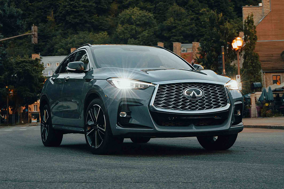 إنفينيتي QX55 Front Medium View إنفينيتي QX55 Front Medium View