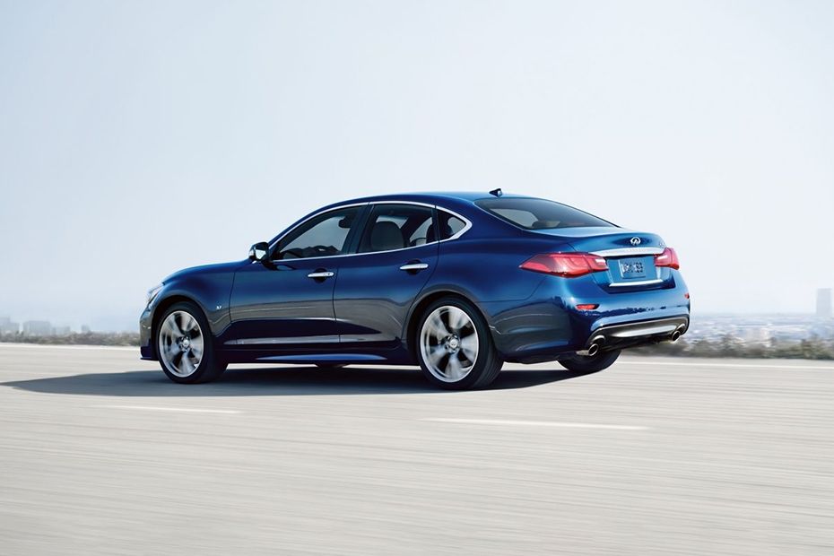 Rear Cross Side View of Infiniti Q70 Rear Cross Side View of Infiniti Q70