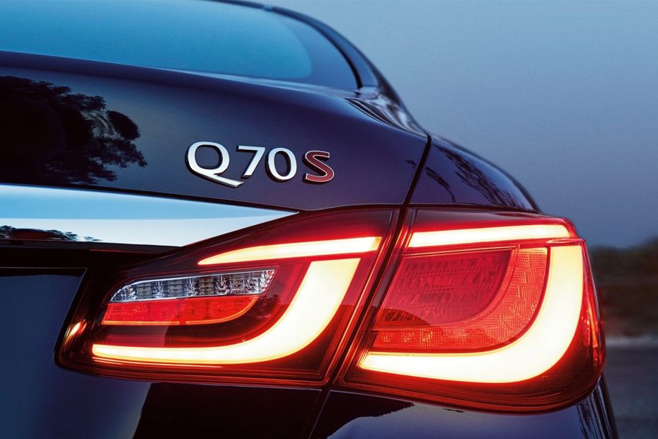 Q70 Tail light Q70 Tail light