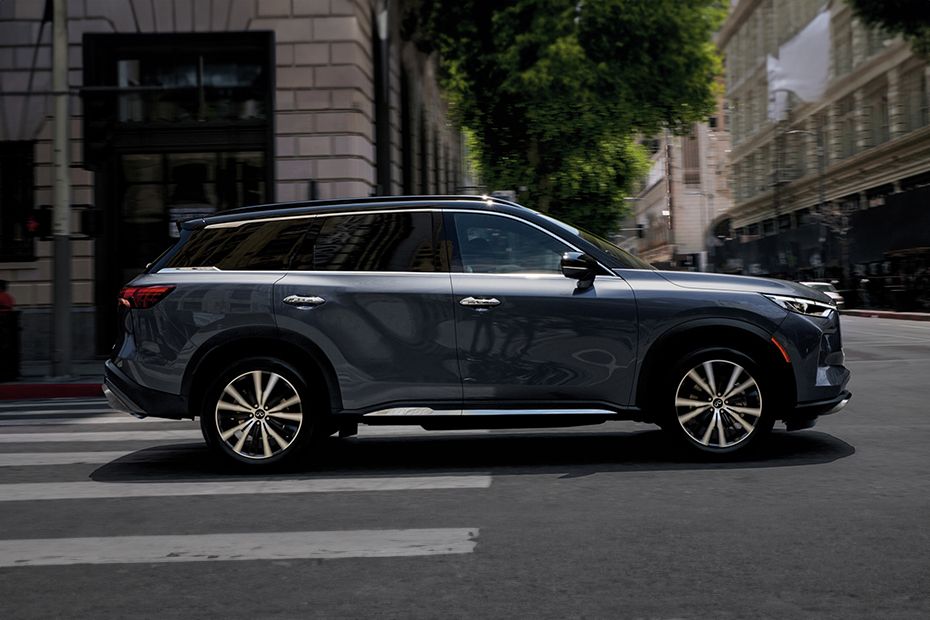 Infiniti QX60 Full Side View Infiniti QX60 Full Side View