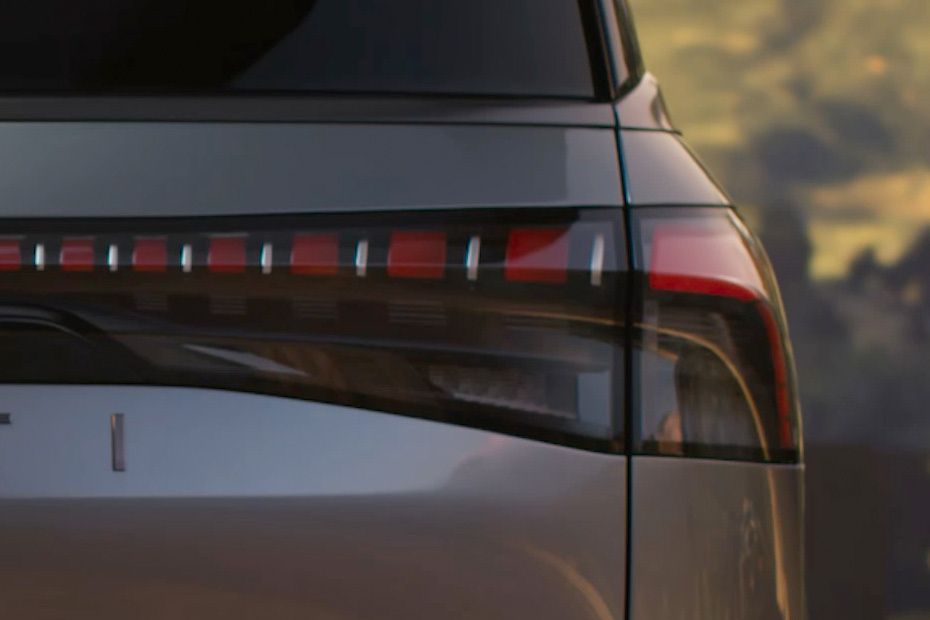 كيو إكس 80 Tail light كيو إكس 80 Tail light