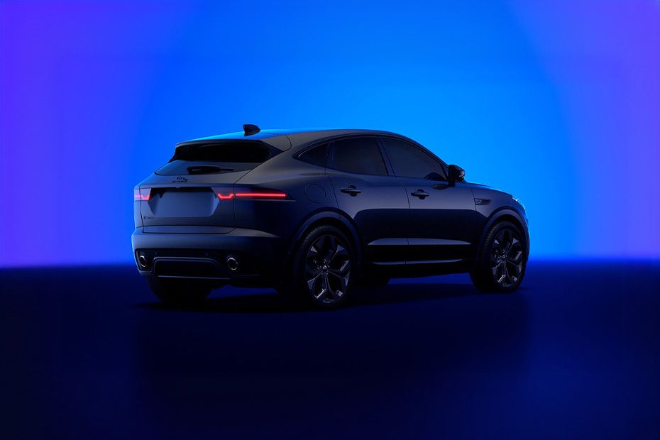 Rear Cross Side View of جاكوار إي-بايس Rear Cross Side View of جاكوار إي-بايس