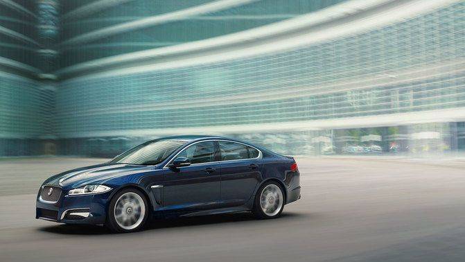 Jaguar XF Portfolio Side Medium View Jaguar XF Portfolio Side Medium View