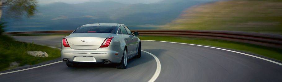 XJ Luxury SWB Rear angle view XJ Luxury SWB Rear angle view