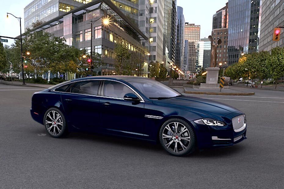 جاكوار XJ Front Cross Side View جاكوار XJ Front Cross Side View