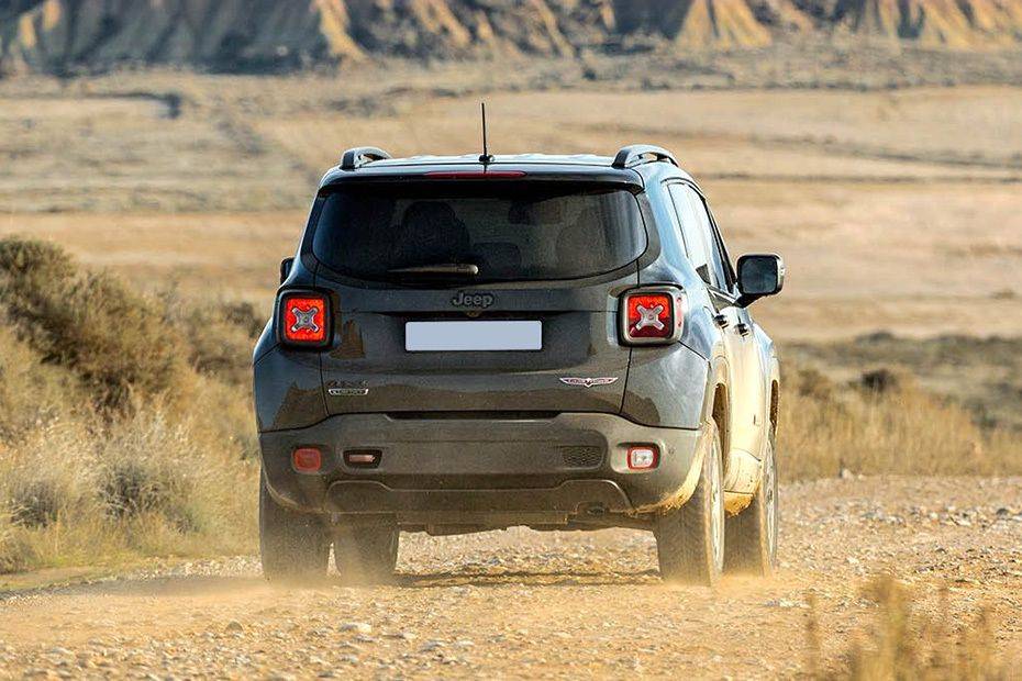 Full Rear View of جيب Renegade Full Rear View of جيب Renegade