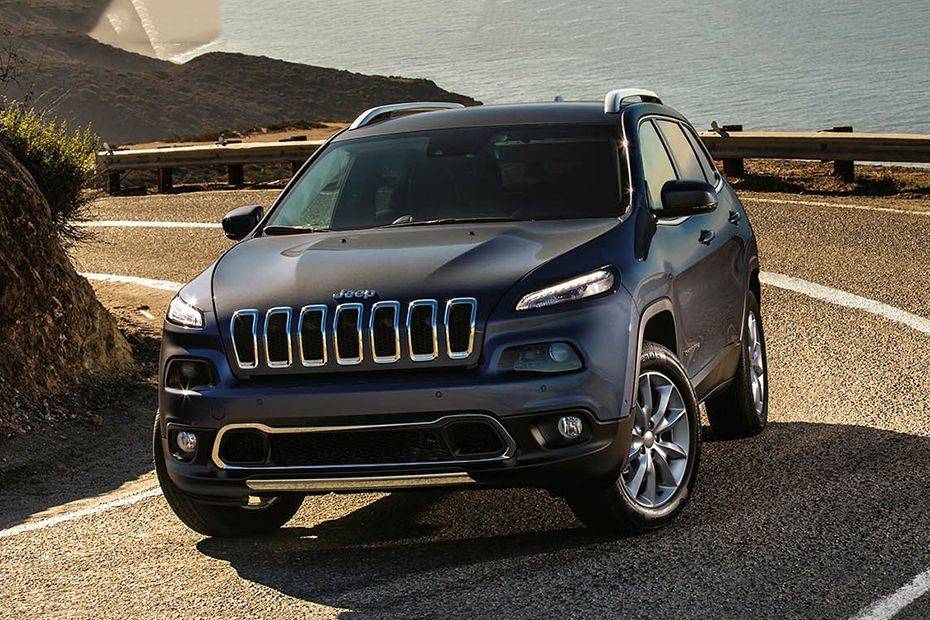 جيب Cherokee Front Angle High View جيب Cherokee Front Angle High View