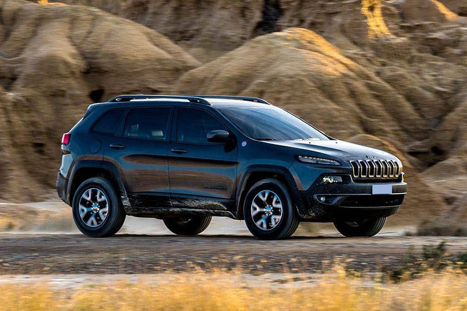 جيب Cherokee Front Cross Side View جيب Cherokee Front Cross Side View