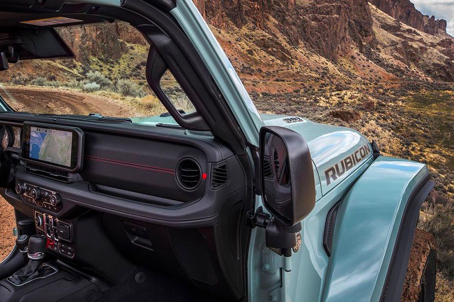 جيب رانجلر Drivers Side Mirror Rear Angle جيب رانجلر Drivers Side Mirror Rear Angle