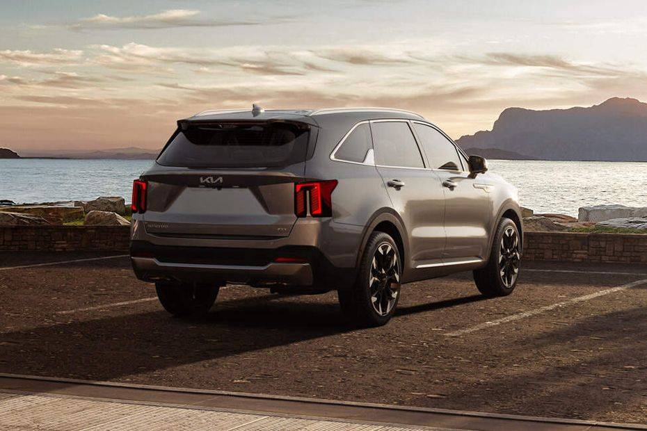 Sorento Rear angle view Sorento Rear angle view