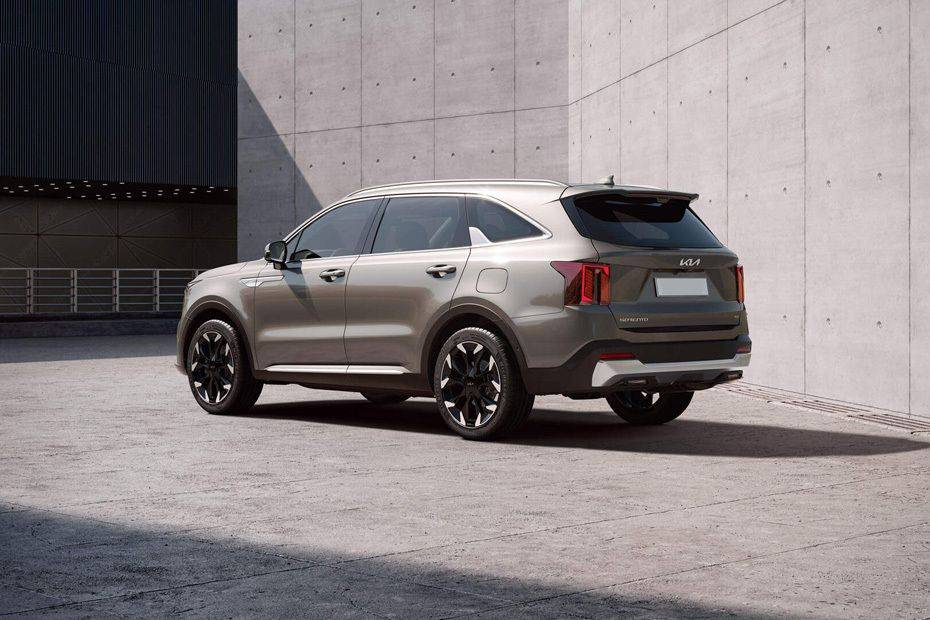 Rear Cross View of KIA Sorento Rear Cross View of KIA Sorento