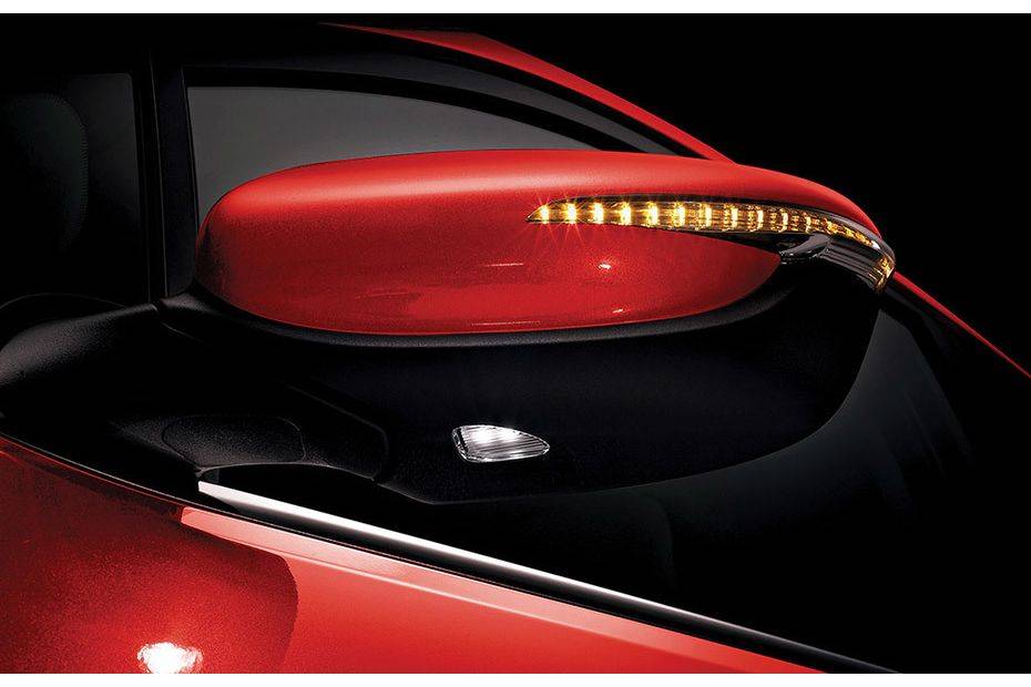 KIA Cerato (2012-2021) Drivers Side Mirror Front Angle KIA Cerato (2012-2021) Drivers Side Mirror Front Angle