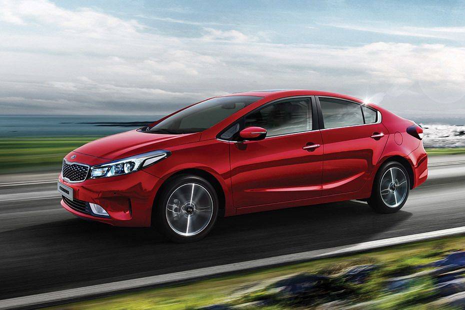 KIA Cerato (2012-2021) Front Angle High View KIA Cerato (2012-2021) Front Angle High View