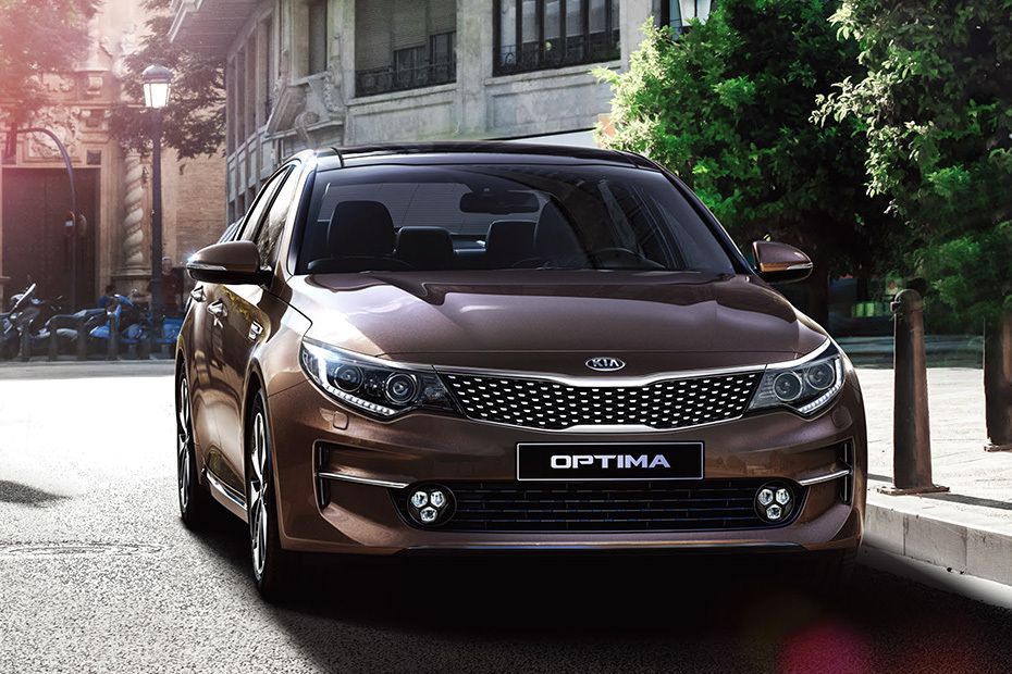 Optima (2012-2021) Medium Angle Front View Optima (2012-2021) Medium Angle Front View