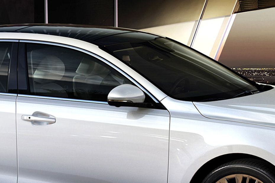 كيا Cadenza Drivers Side Mirror Front Angle كيا Cadenza Drivers Side Mirror Front Angle