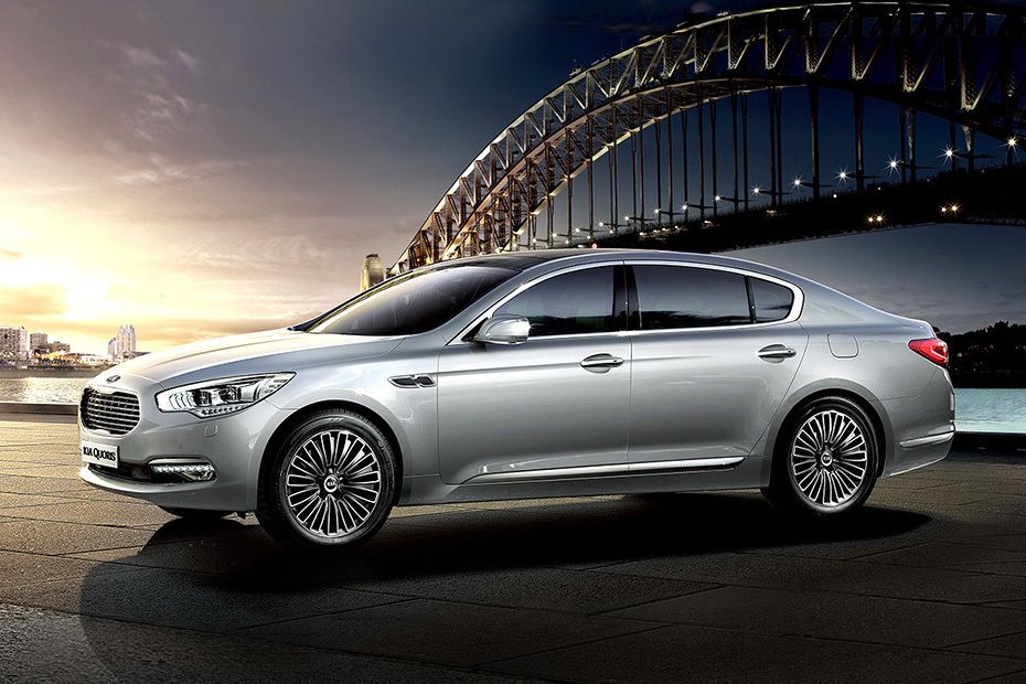 كيا  Quoris Front angle low view