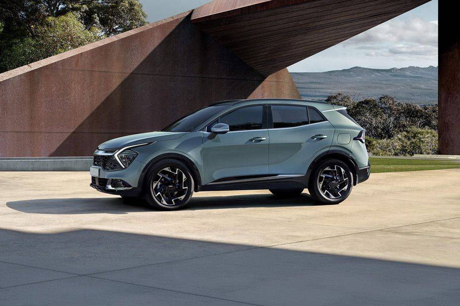 كيا Sportage Full Side View كيا Sportage Full Side View