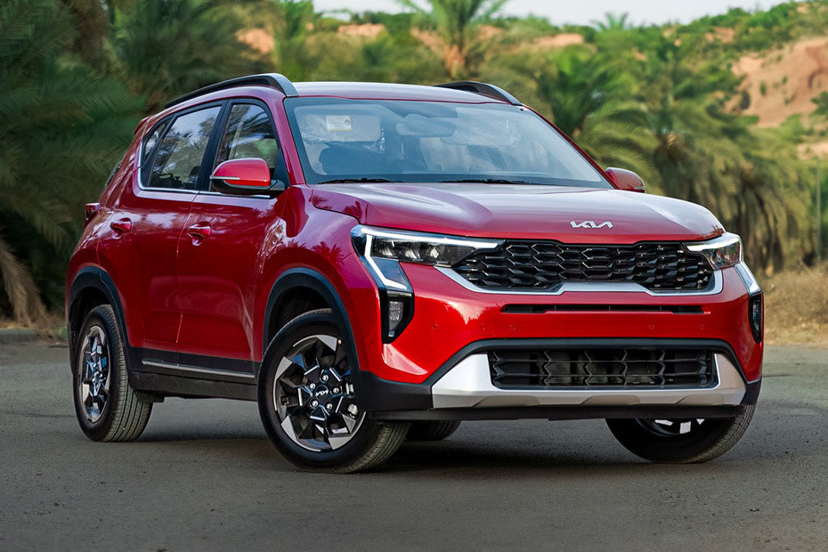 KIA Sonet Front Medium View KIA Sonet Front Medium View