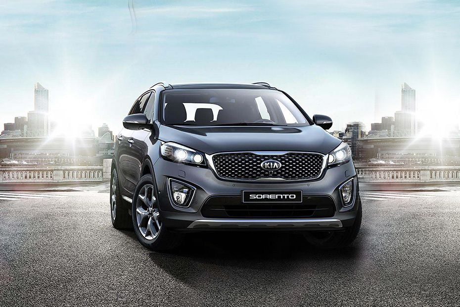 Sorento (2012-2021) Medium Angle Front View Sorento (2012-2021) Medium Angle Front View