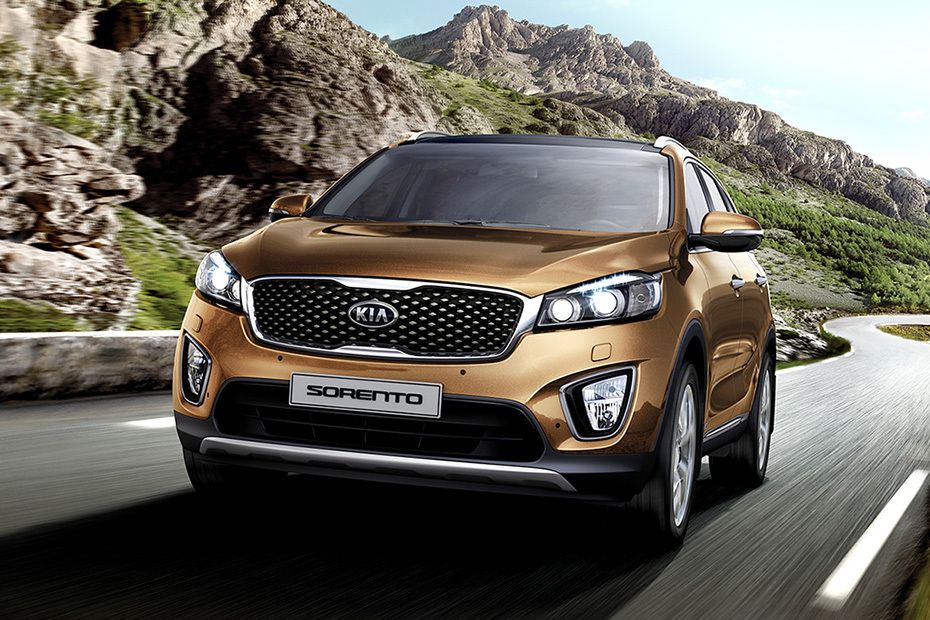 Sorento (2012-2021) Tilted Front View Sorento (2012-2021) Tilted Front View