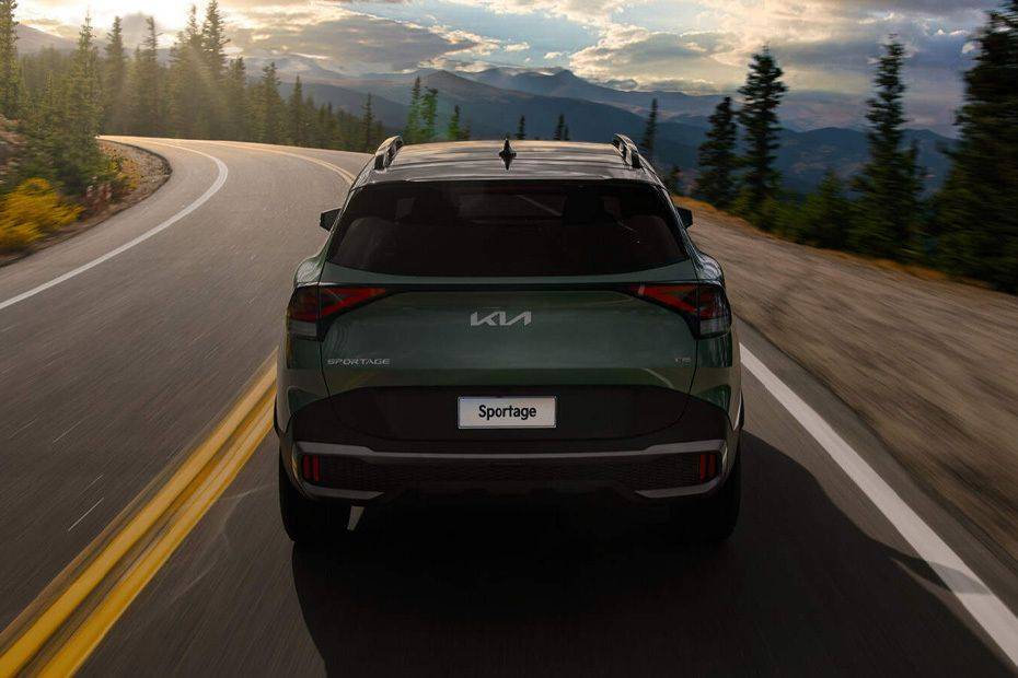 Full Rear View of KIA Sportage L Full Rear View of KIA Sportage L