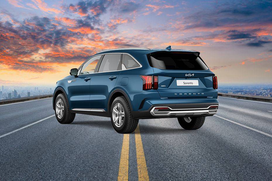 Rear Medium View of كيا سورينتو هايبرد Rear Medium View of كيا سورينتو هايبرد
