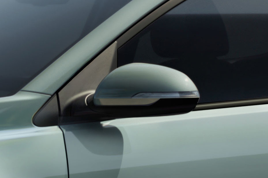 كيا ستونيك Drivers Side Mirror Front Angle كيا ستونيك Drivers Side Mirror Front Angle