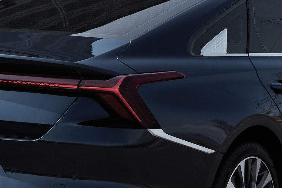 K8 Hybrid Tail light K8 Hybrid Tail light