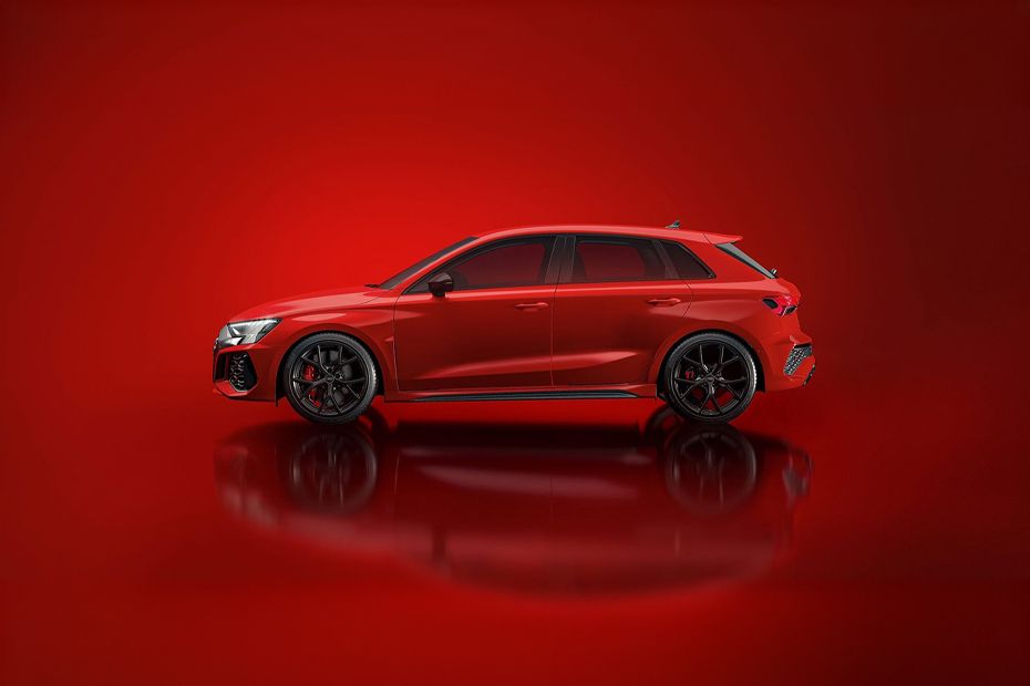 أودي آر إس 3 سبورتباك Full Side View