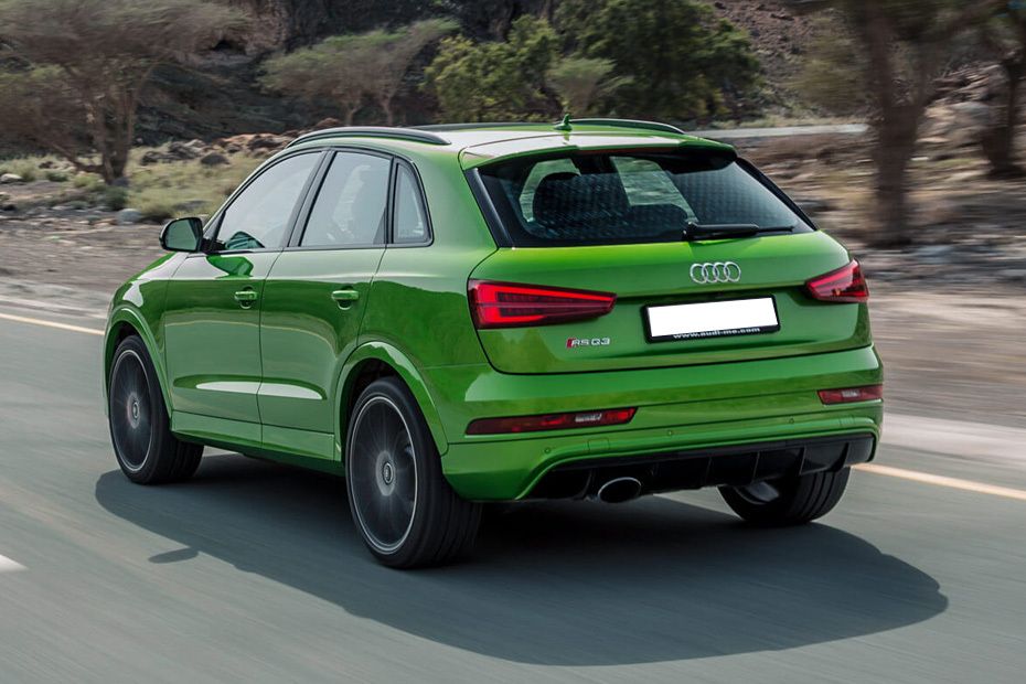 Rear Cross Side View of أودي RS Q3 (2017-2022)