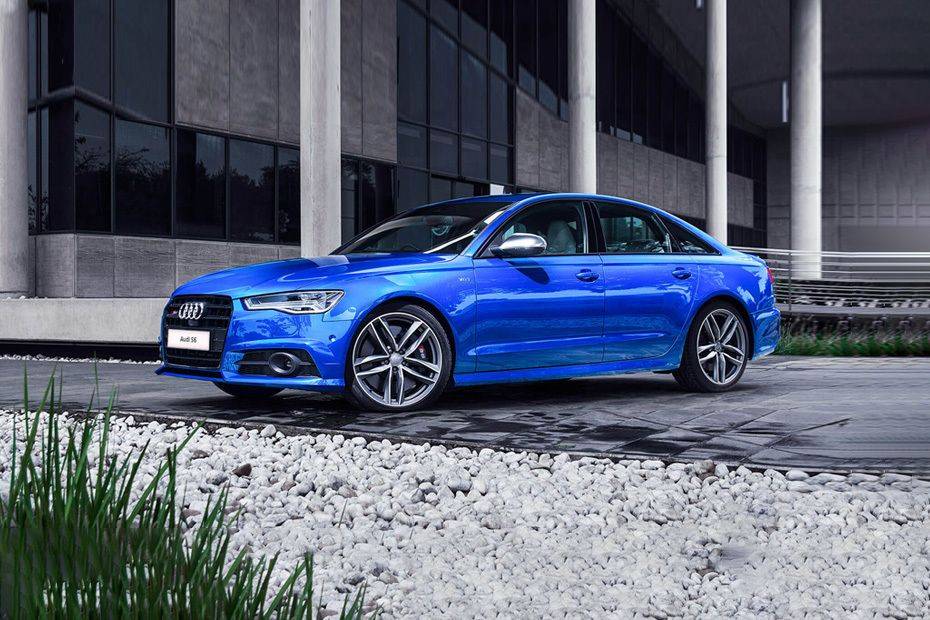 Audi S6 Front angle low view Audi S6 Front angle low view