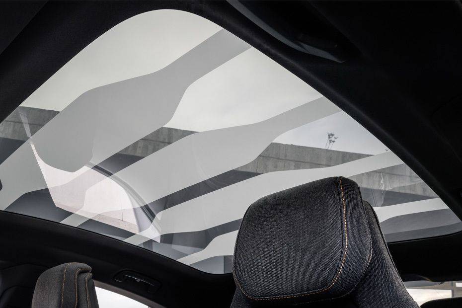 أودي إي-ترون جي تي Sunroof Moonroof أودي إي-ترون جي تي Sunroof Moonroof