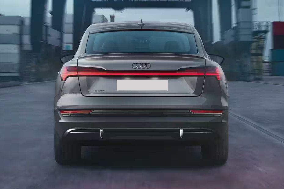 Full Rear View of أودي إي-ترون سبورتباك Full Rear View of أودي إي-ترون سبورتباك