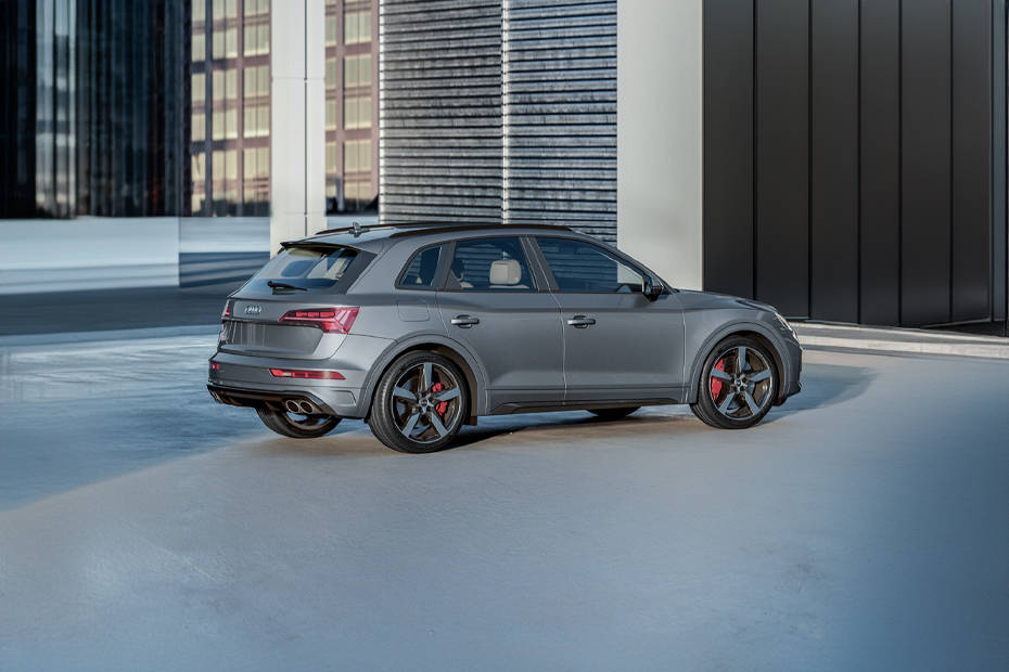 SQ5 Rear Medium Side View SQ5 Rear Medium Side View