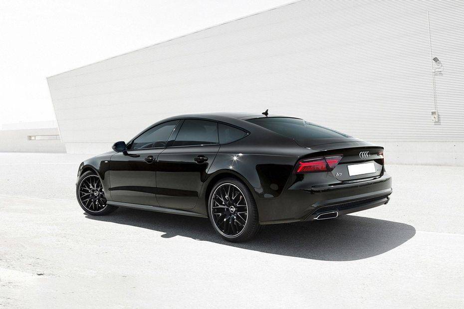 Rear Cross Side View of أودي A7 Rear Cross Side View of أودي A7