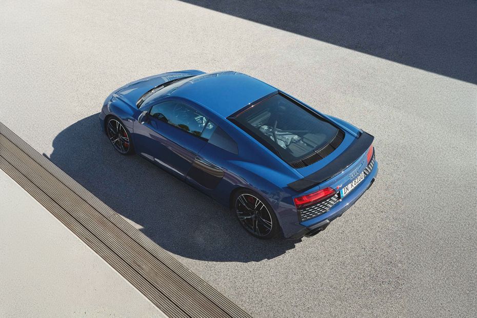 أودي R8 Front Angle High View أودي R8 Front Angle High View
