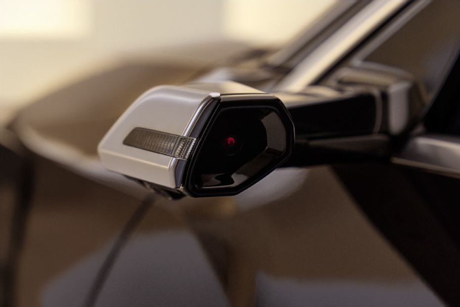 Audi Q8-Sportback-E-Tron Drivers Side Mirror Front Angle