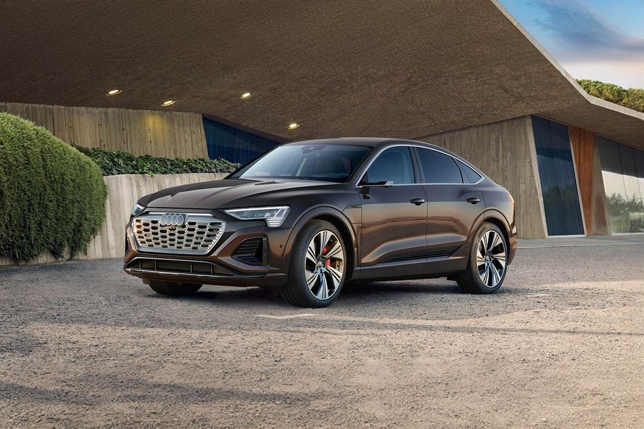 Audi  Q8-Sportback-E-Tron Front angle low view