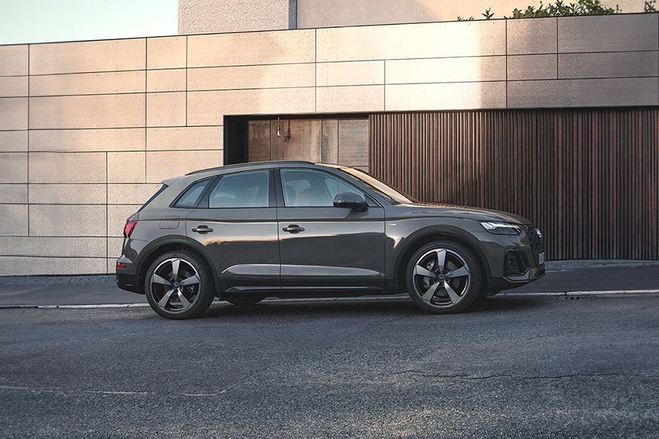 Q5 Sportback Side view Q5 Sportback Side view